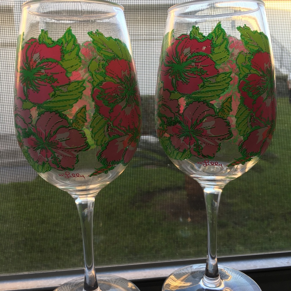SOLD Lilly Pulitzer Acrylic Wine Glasses Set of 2